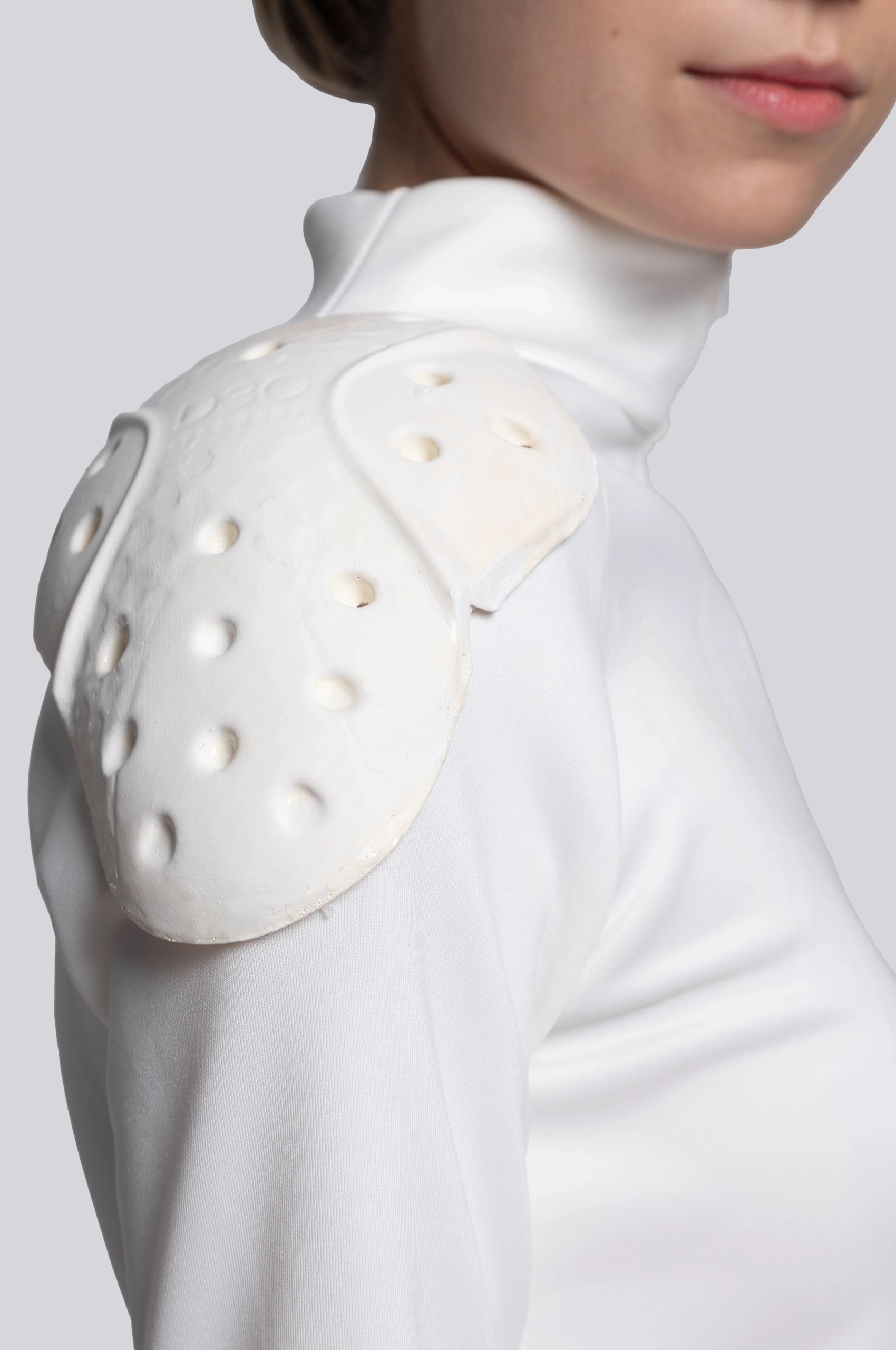 T-shirt with D30 shoulder protectors